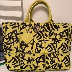 Chic Yellow and Black Graphic Crossbody Bag